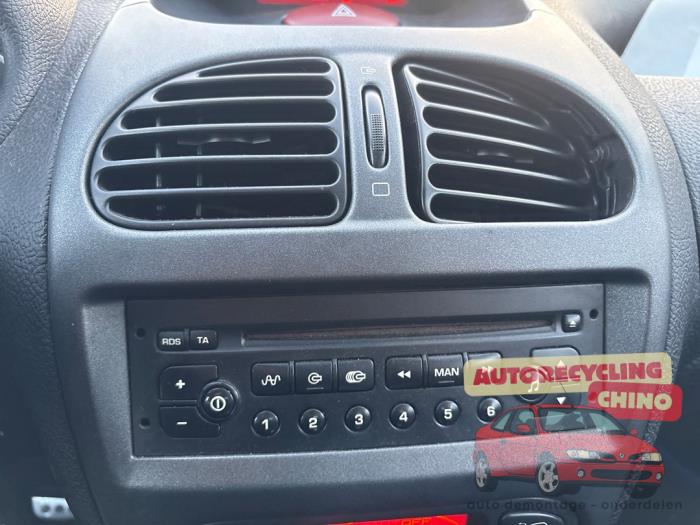 Peugeot 206 CC 2.0 16V Sloopvoertuig (2003, Grijs)