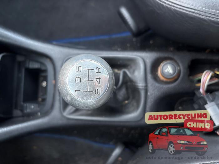 Peugeot 206 CC 2.0 16V Sloopvoertuig (2003, Grijs)