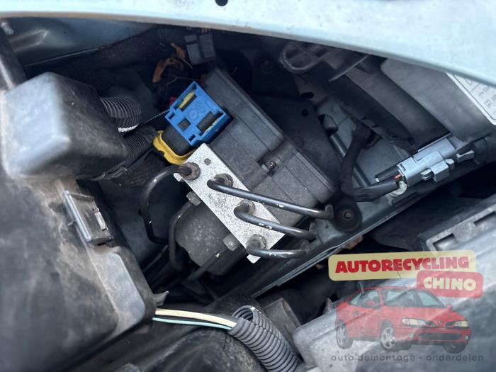 Peugeot 206 CC 2.0 16V Sloopvoertuig (2003, Grijs)