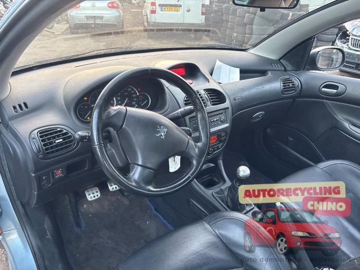 Peugeot 206 CC 2.0 16V Sloopvoertuig (2003, Grijs)