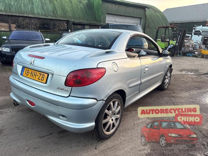 Peugeot 206 CC 2.0 16V Sloopvoertuig (2003, Grijs)
