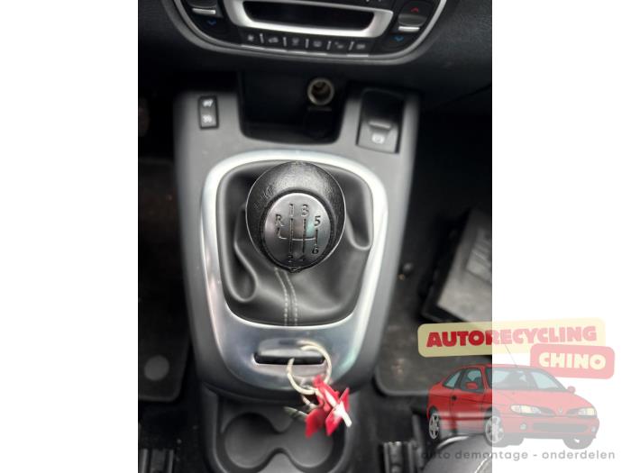 Renault Scénic III 1.2 16V TCe 115 Energy Sloopvoertuig (2015, Zwart)