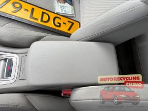 Citroen C5 III Berline 1.6 16V THP 155 Sloopvoertuig (2010, Beige)