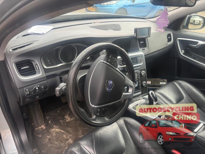 Volvo V60 I 2.4 D6 20V Plug-in Hybrid AWD Sloopvoertuig (2013, Grijs)