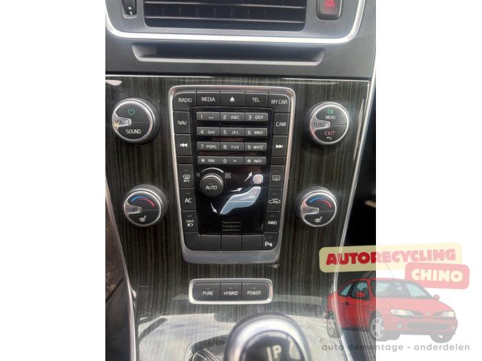 Volvo V60 I 2.4 D6 20V Plug-in Hybrid AWD Sloopvoertuig (2013, Grijs)