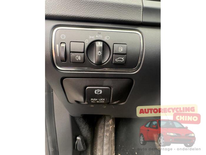 Volvo V60 I 2.4 D6 20V Plug-in Hybrid AWD Sloopvoertuig (2013, Grijs)