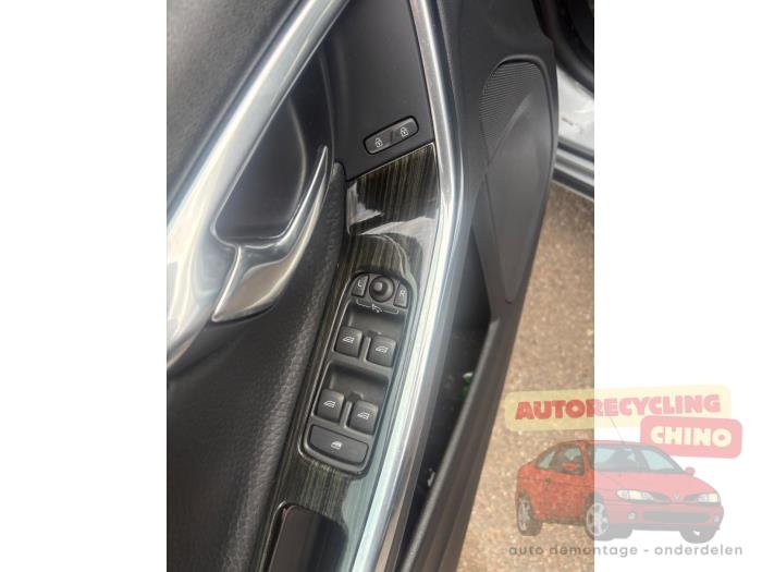 Volvo V60 I 2.4 D6 20V Plug-in Hybrid AWD Sloopvoertuig (2013, Grijs)