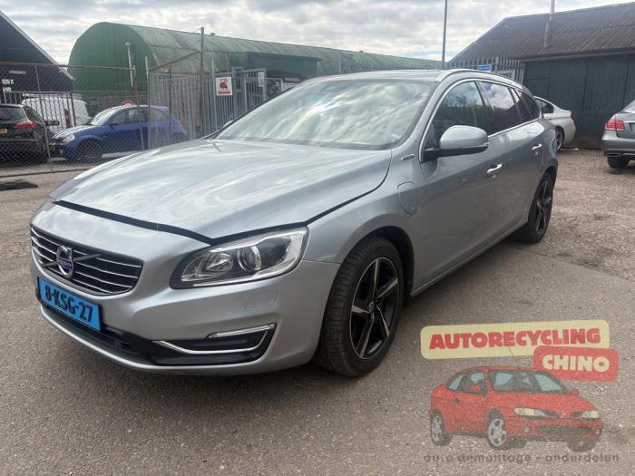 Volvo V60 I 2.4 D6 20V Plug-in Hybrid AWD Sloopvoertuig (2013, Grijs)