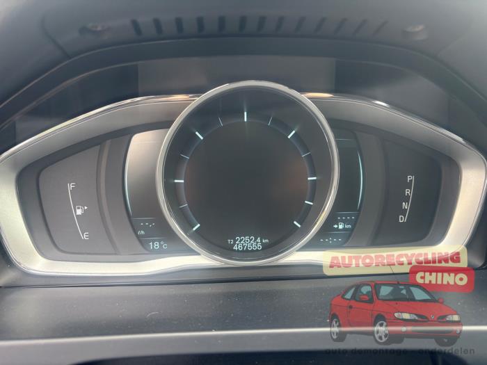 Volvo V60 I 2.4 D6 20V Plug-in Hybrid AWD Sloopvoertuig (2013, Grijs)