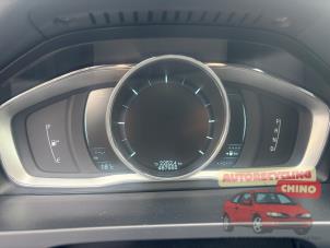 Volvo V60 I 2.4 D6 20V Plug-in Hybrid AWD Sloopvoertuig (2013, Grijs)