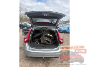 Volvo V60 I 2.4 D6 20V Plug-in Hybrid AWD Sloopvoertuig (2013, Grijs)