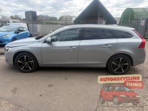 Volvo V60 I 2.4 D6 20V Plug-in Hybrid AWD Sloopvoertuig (2013, Grijs)