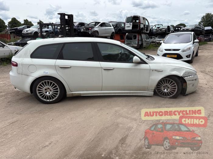 Alfa Romeo 159 Sportwagon 1.8 TBi 16V Sloopvoertuig (2012, Wit)