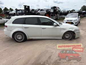 Alfa Romeo 159 Sportwagon 1.8 TBi 16V Sloopvoertuig (2012, Wit)