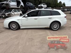 Alfa Romeo 159 Sportwagon 1.8 TBi 16V Sloopvoertuig (2012, Wit)