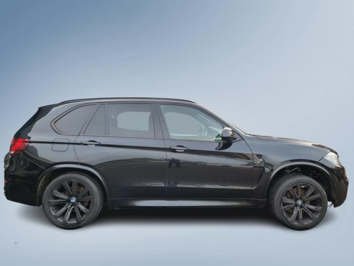 BMW X5 xDrive 40d 3.0 24V Sloopvoertuig (2014, Zwart)