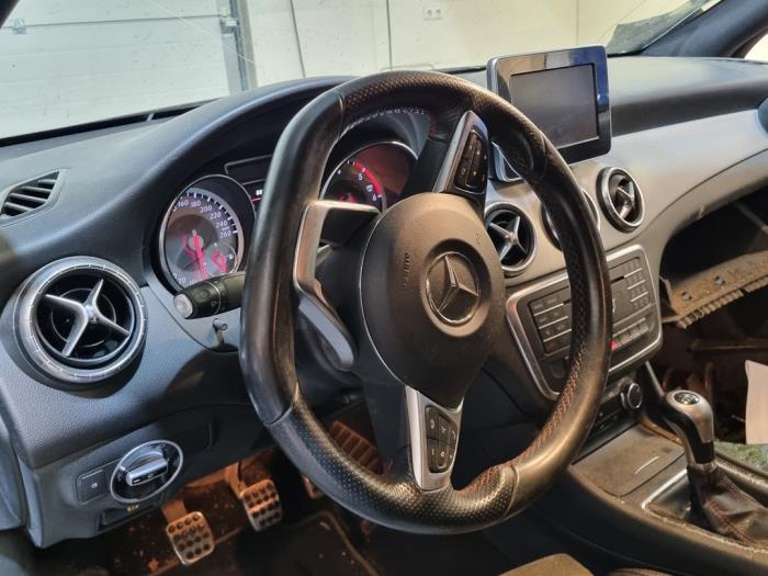 Mercedes CLA 1.5 CLA-180 CDI, 180 d 16V Sloopvoertuig (2015, Zwart)