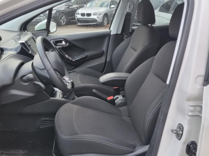 Peugeot 208 I 1.2 Vti 12V PureTech Sloopvoertuig (2018, Wit)