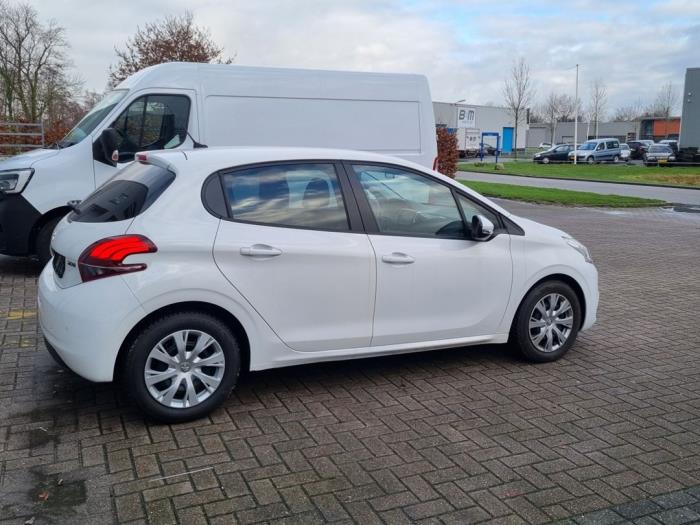 Peugeot 208 I 1.2 Vti 12V PureTech Sloopvoertuig (2018, Wit)