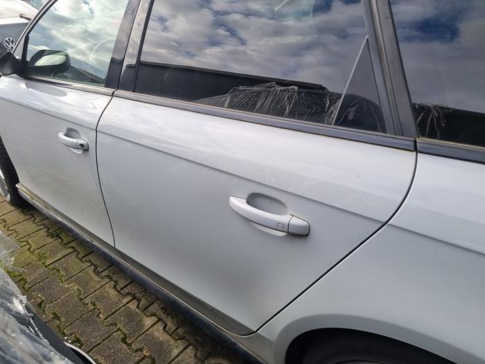 Audi A4 Avant 3.0 TDI 245 V6 24V Quattro Sloopvoertuig (2015, Wit)