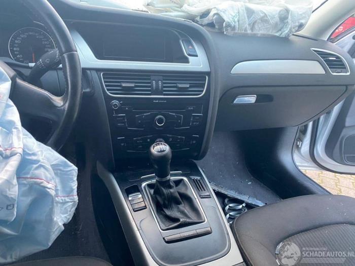 Audi A4 Avant 2.0 TDI 16V Sloopvoertuig (2010, Grijs)