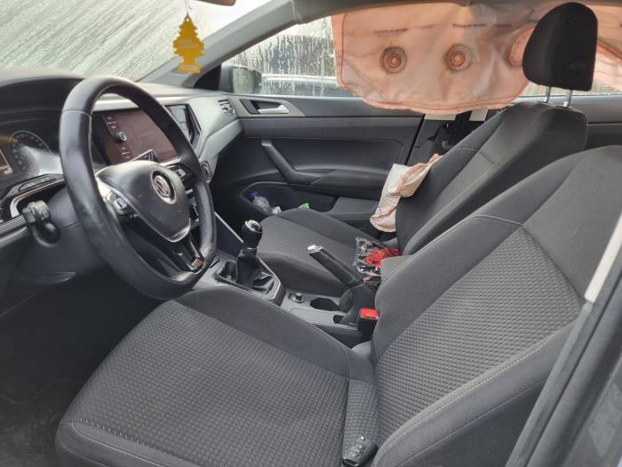 Volkswagen Polo VI 1.0 MPi 12V Sloopvoertuig (2018, Grijs)