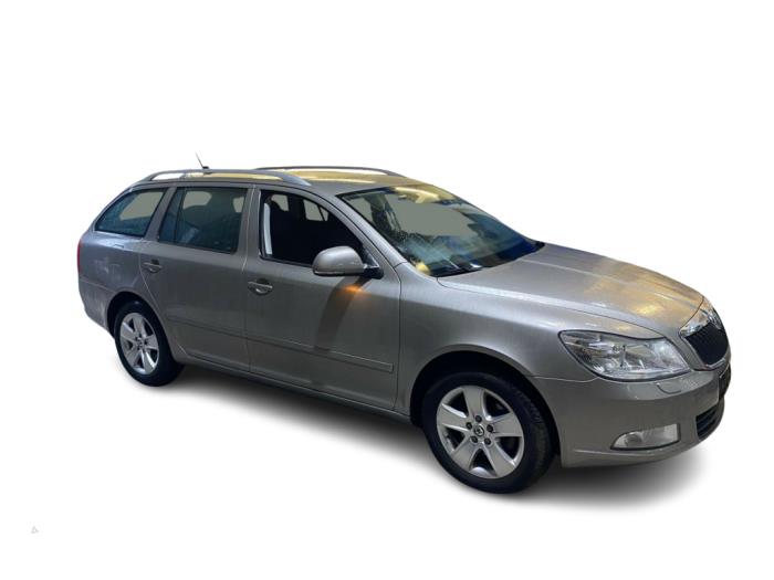 Skoda Octavia Combi 1.8 TSI 16V Sloopvoertuig (2011, Beige)