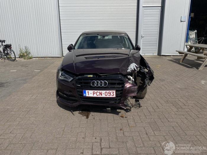 Audi A3 Limousine 1.6 TDI Ultra 16V Sloopvoertuig (2015, Donker, Paars)
