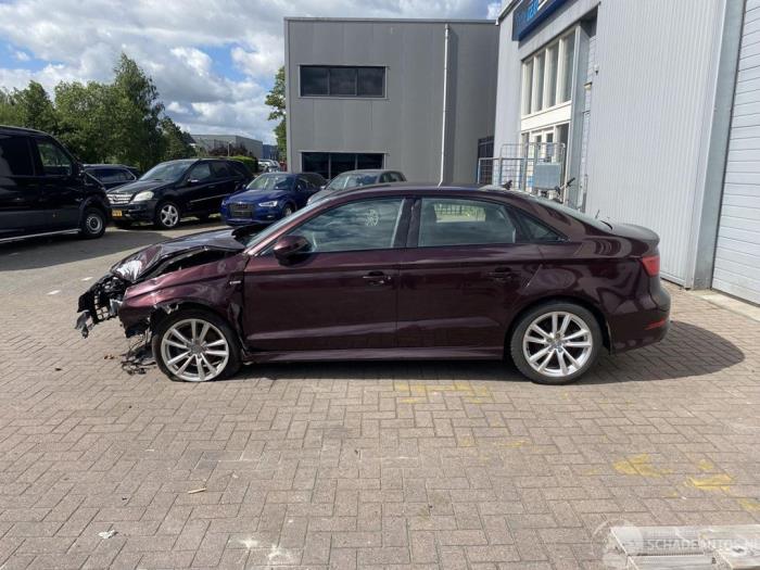 Audi A3 Limousine 1.6 TDI Ultra 16V Sloopvoertuig (2015, Donker, Paars)