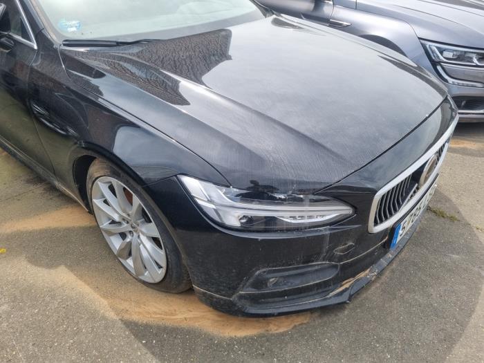 Volvo V90 II 2.0 B4 16V Mild Hybrid Sloopvoertuig (2021, Zwart)