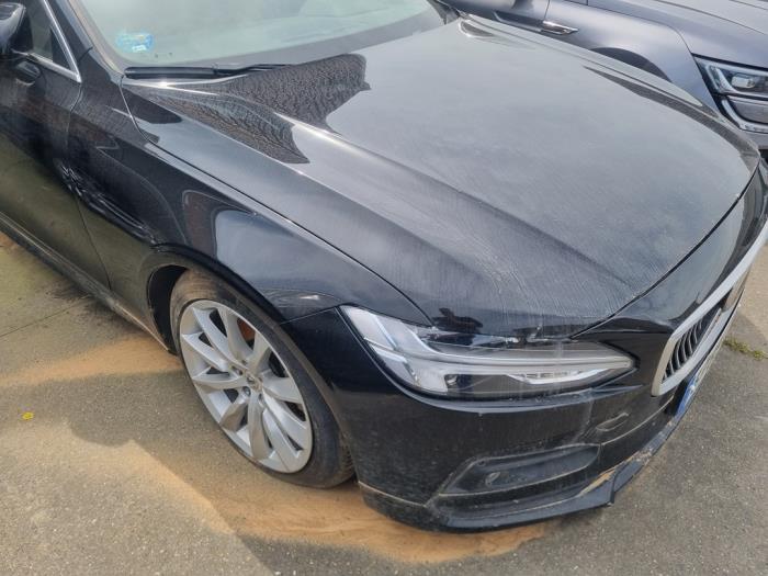 Volvo V90 II 2.0 B4 16V Mild Hybrid Sloopvoertuig (2021, Zwart)