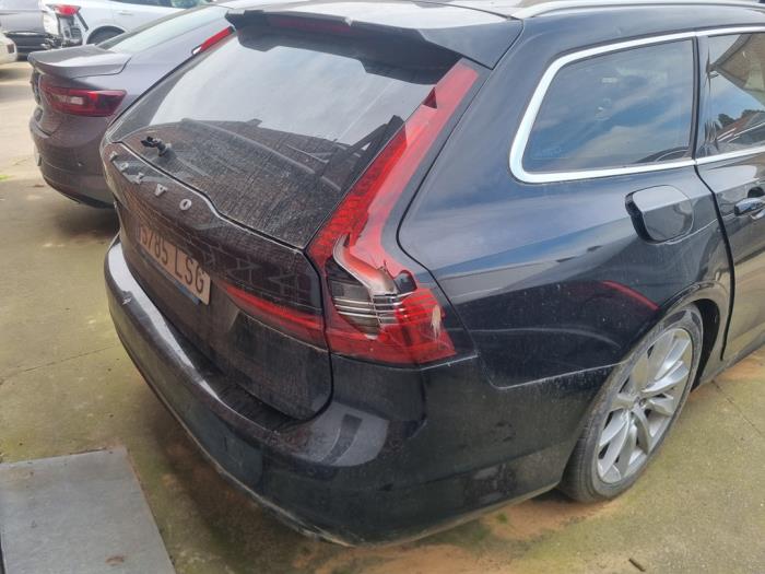 Volvo V90 II 2.0 B4 16V Mild Hybrid Sloopvoertuig (2021, Zwart)