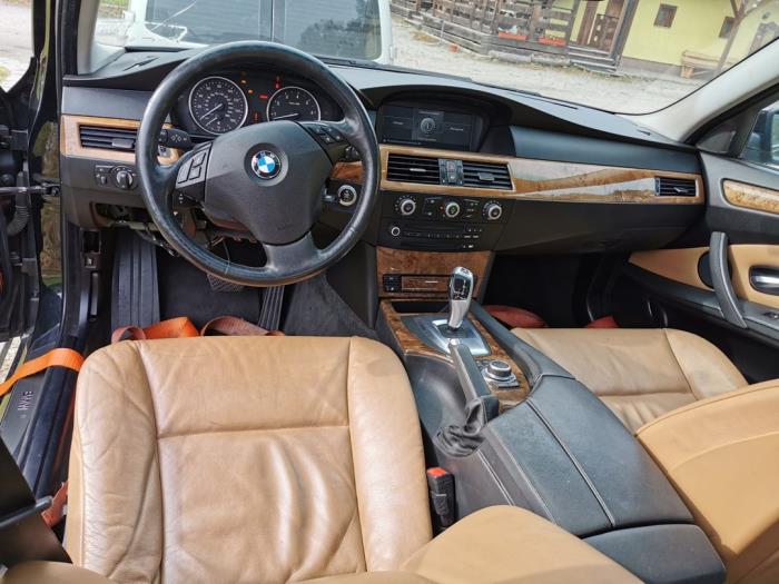 BMW 5 serie 535Xi 32V Sloopvoertuig (2008, Metallic, Zwart)