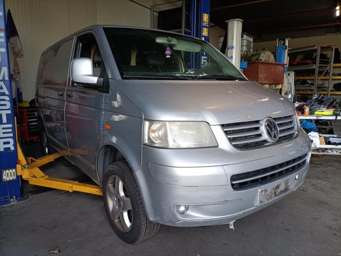 Volkswagen Transporter T5 2.5 TDi Sloopvoertuig (2005, Metallic, Zilvergrijs)