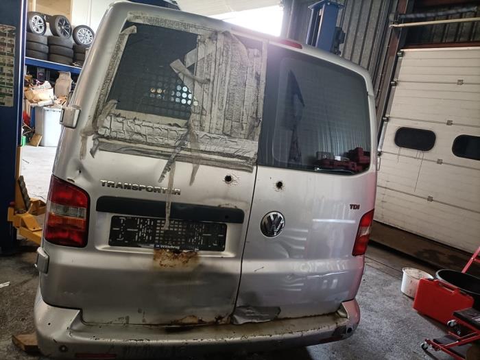 Volkswagen Transporter T5 2.5 TDi Sloopvoertuig (2005, Metallic, Zilvergrijs)