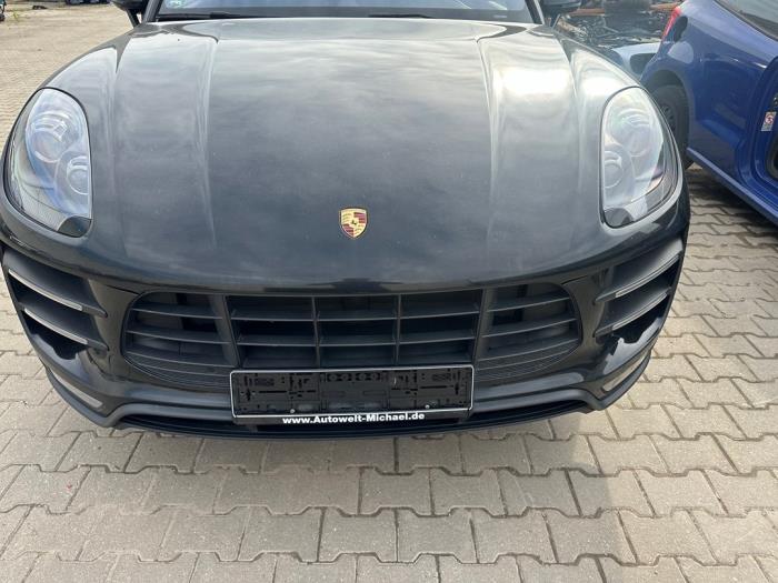 Porsche Macan 3.6 V6 24V Turbo Sloopvoertuig (2016, Metallic, Zwart)