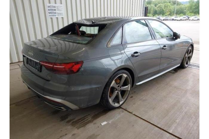 Audi A4 2.0 40 TFSI Mild hybrid 16V Sloopvoertuig (2022, Metallic, Grijs)
