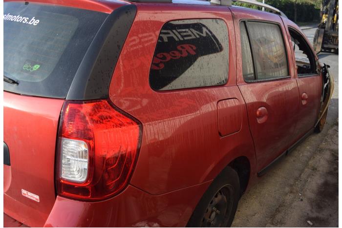 Dacia Logan MCV II/Sandero Wagon 1.5 dCi 90 Sloopvoertuig (2015, Rood)