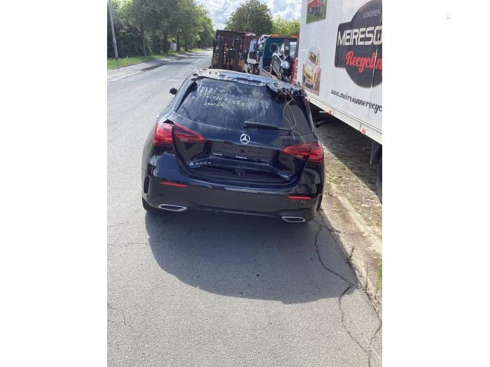 Mercedes A 1.3 A-250 e Turbo 16V Sloopvoertuig (2024, Zwart)