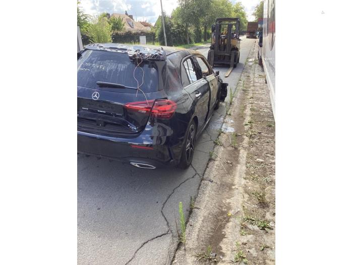 Mercedes A 1.3 A-250 e Turbo 16V Sloopvoertuig (2024, Zwart)