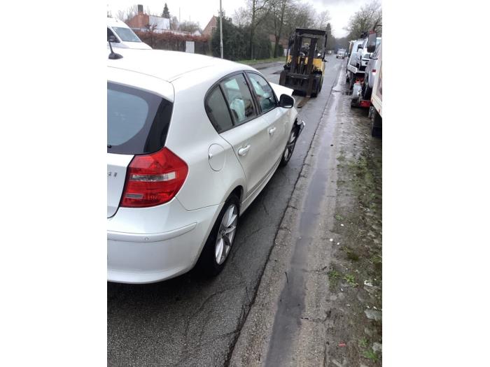 BMW 1 serie 116i 2.0 16V Sloopvoertuig (2011, Wit)