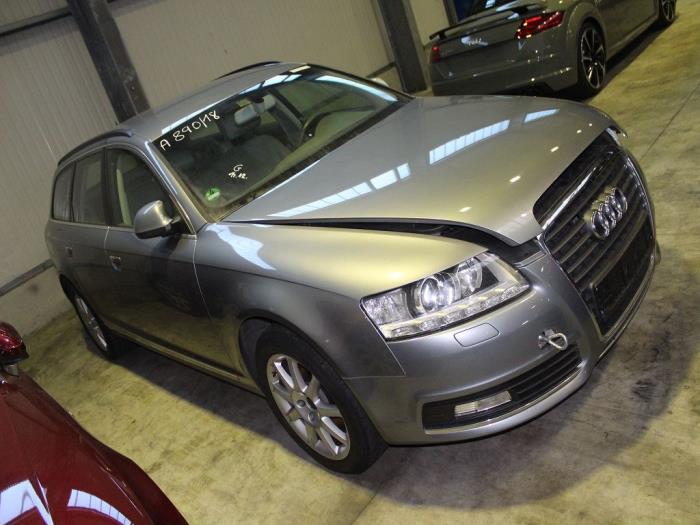 Audi A6 Avant 2.0 TDI 16V Sloopvoertuig (2010, Metallic, Zilver)