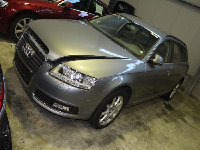 Audi A6 Avant 2.0 TDI 16V Sloopvoertuig (2010, Metallic, Zilver)