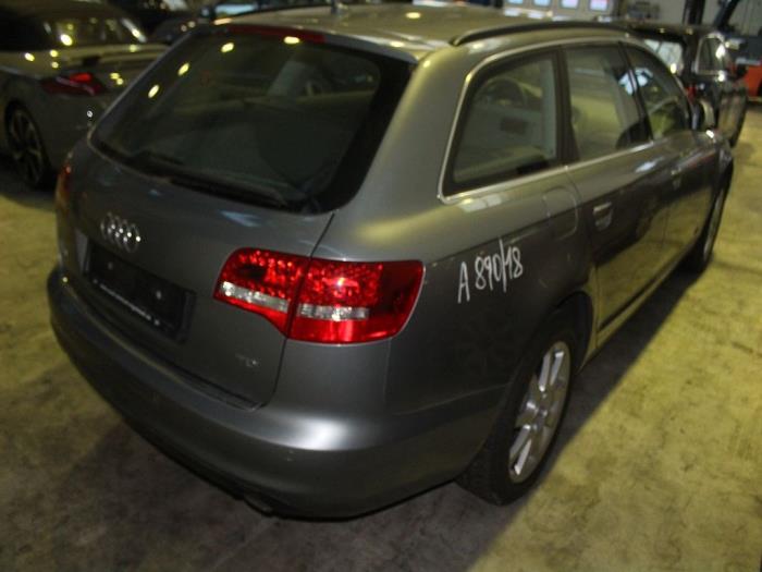 Audi A6 Avant 2.0 TDI 16V Sloopvoertuig (2010, Metallic, Zilver)