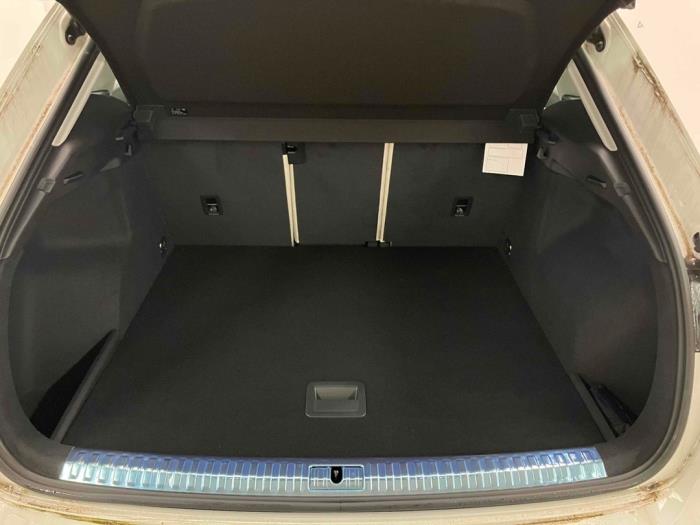 Audi Q3 1.5 35 TFSI 16V Sloopvoertuig (2022, Metallic, Wit)