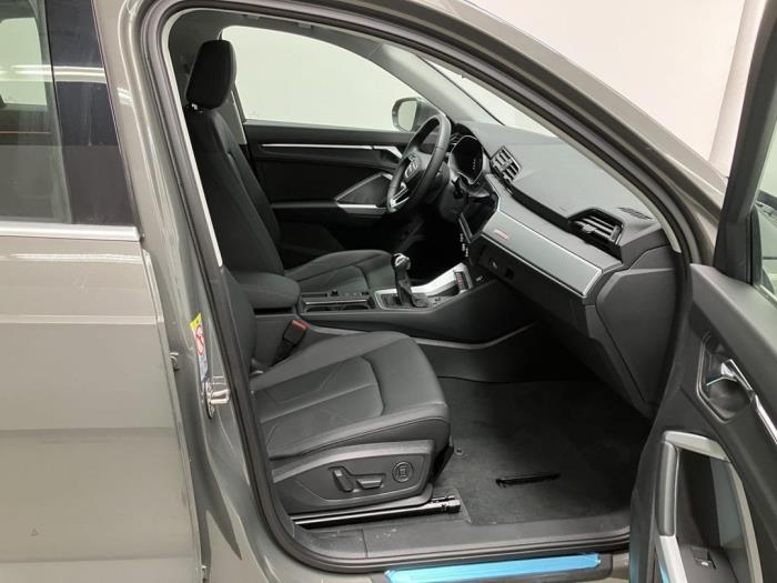 Audi Q3 2.0 35 TDI 16V Sloopvoertuig (2022, Metallic, Grijs)