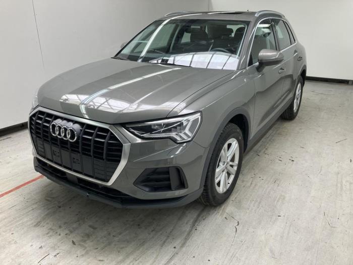 Audi Q3 2.0 35 TDI 16V Sloopvoertuig (2022, Metallic, Grijs)