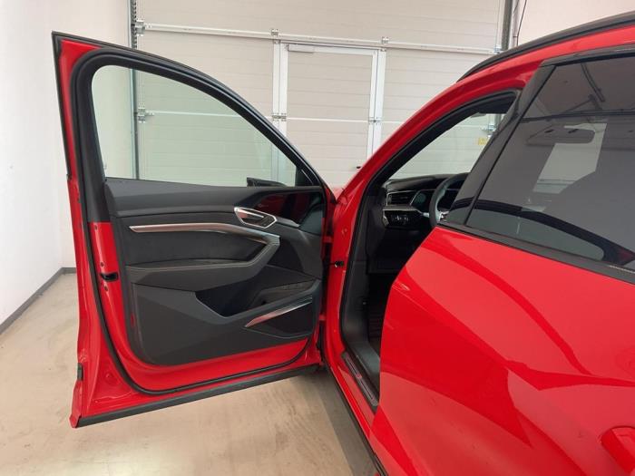 Audi e-tron S Sportback S Sloopvoertuig (2022, Metallic, Rood)