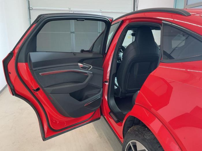 Audi e-tron S Sportback S Sloopvoertuig (2022, Metallic, Rood)