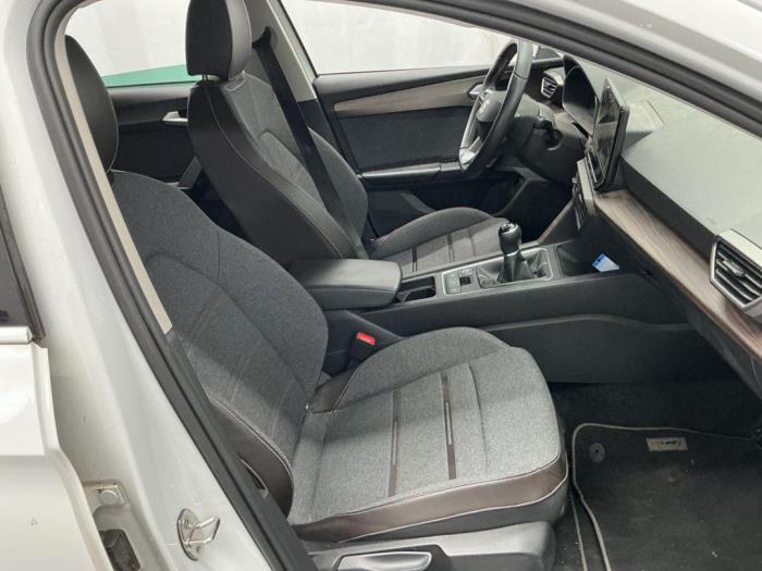 Seat Leon Sportstourer 1.5 TSI 16V Sloopvoertuig (2023, Metallic, Wit)
